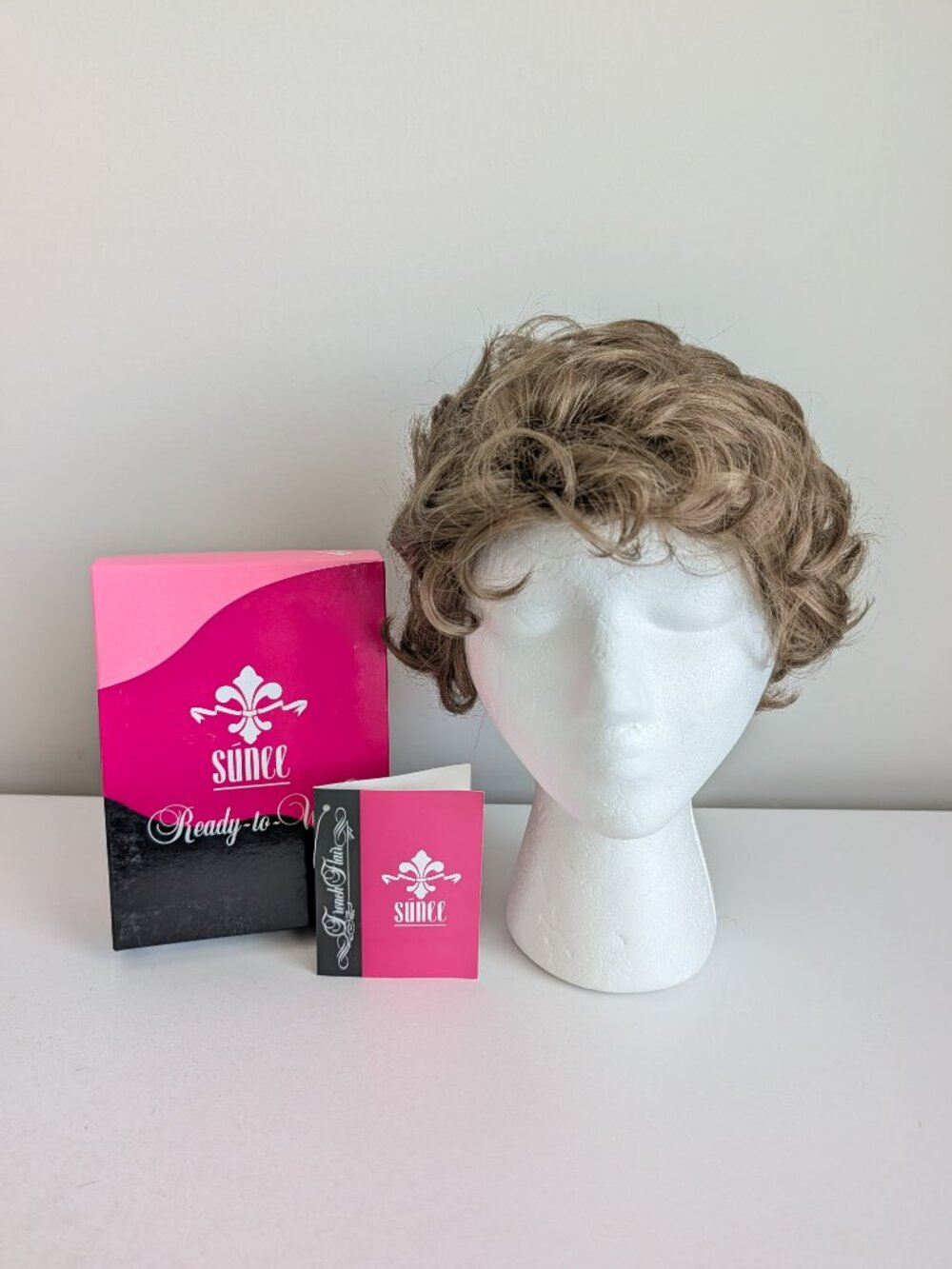Sunee French Flair Wig SKE-5 EVA Color 18 Synthetic Kanekalon New with Box